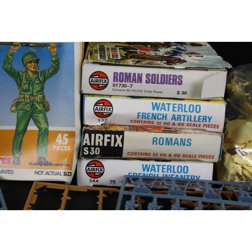 196 - Collection of nine boxed Airfix HO-OO scale plastic figures to include Romans, US Marines, Waterloo ... 