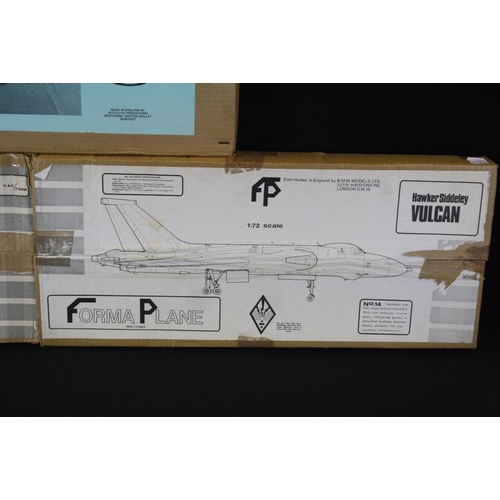 197 - Three boxed Forma Plane 1:72 scale plastic aircraft model kits to include Hawker Siddeley Vulcan, Ha... 