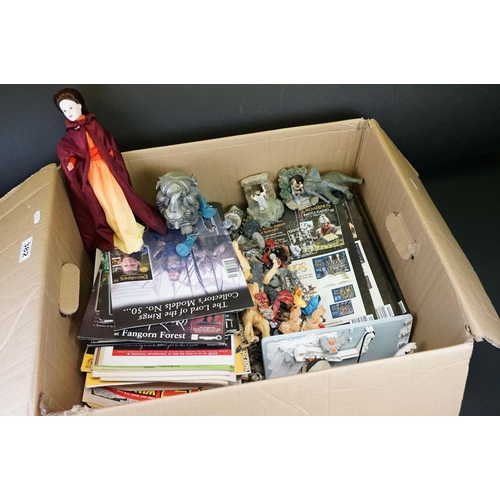 382 - Collection of various mixed toys and games to include a selection of Lord Of The Rings figures and a... 