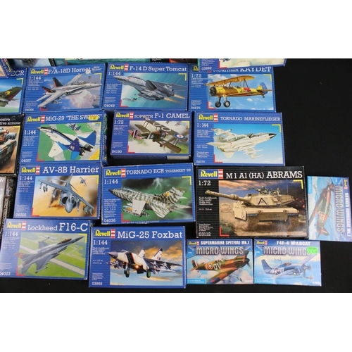 211 - 33 Boxed & unbuilt Revell plastic model kits to include aircraft & tanks, featuring 03996 F-15 E Str... 