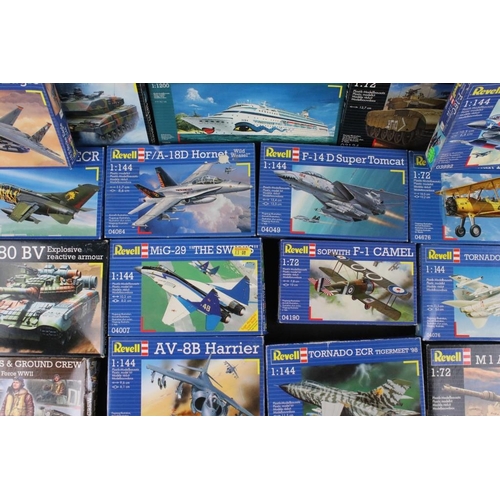 211 - 33 Boxed & unbuilt Revell plastic model kits to include aircraft & tanks, featuring 03996 F-15 E Str... 