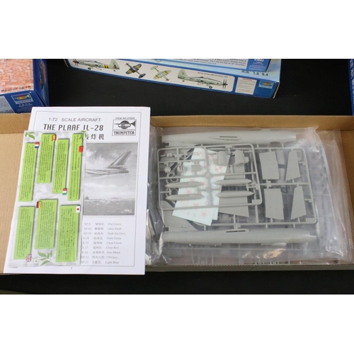 212 - Seven boxed and unbuilt Trumpeter plastic model kits to include 3 x 1/72 scale models featuring mode... 