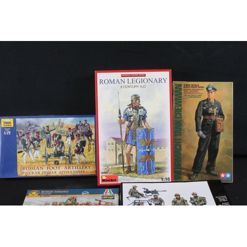 215 - 10 Boxed plastic military model figure sets to include Tamiya 1/16 Wehrmacht Tank Crewman, Italeria ... 