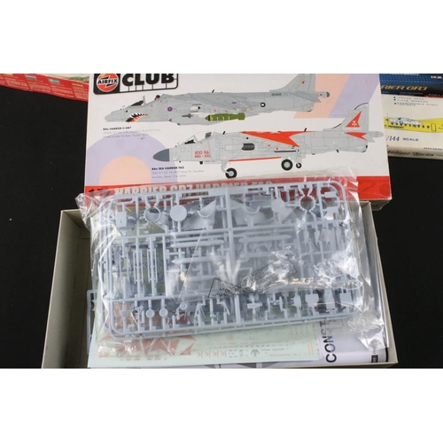 222 - Seven boxed & unbuilt plastic aircraft model kits to include Airfix A82010 Harrier GR7 Harrier FA2, ... 