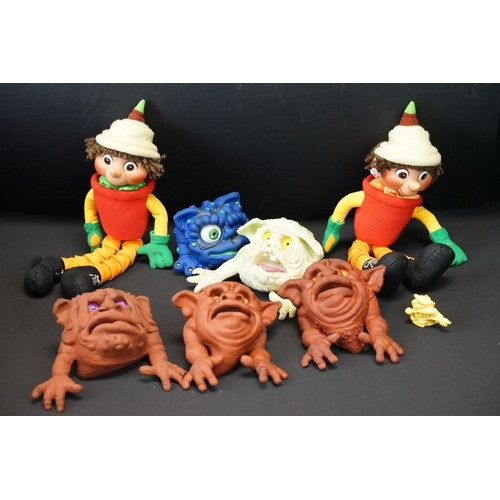 371 - Five Boglin Monster hand puppets to include a Bash-em Boglin plus Bill & Ben soft toys (7 items)