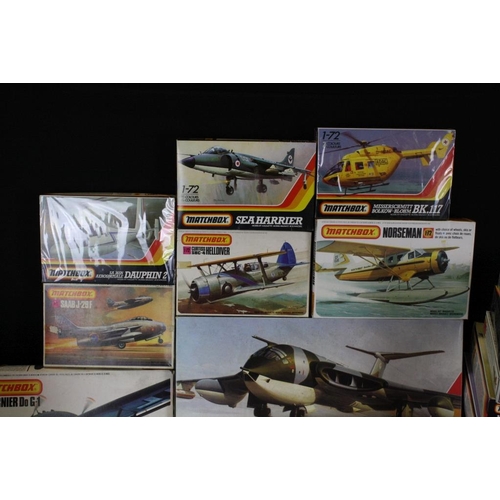 180 - 33 boxed and unbuilt 1/72, 1/48 and 1/76 scale Matchbox plastic model kits to include M-19, 40036, P... 