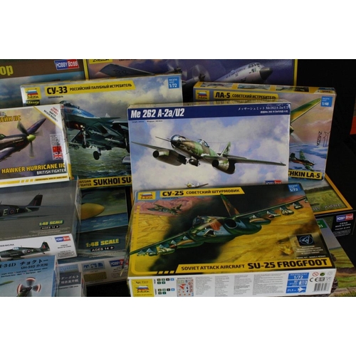 183 - 26 boxed and unbuilt plastic model kits to include 1/48 scale, 1/35 scale and 1/72 scale, featuring ... 