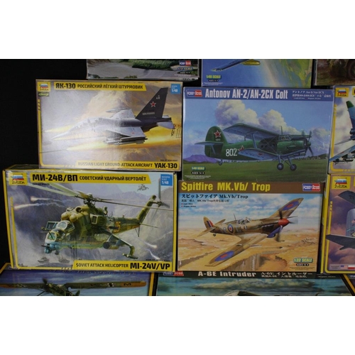 183 - 26 boxed and unbuilt plastic model kits to include 1/48 scale, 1/35 scale and 1/72 scale, featuring ... 