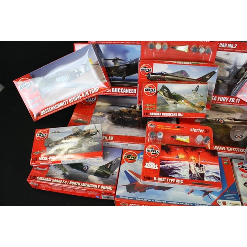 185 - 18 boxed and unbuilt Airfix plastic model kits to include 4 x 1/35 scale models featuring A1367, 2 x... 