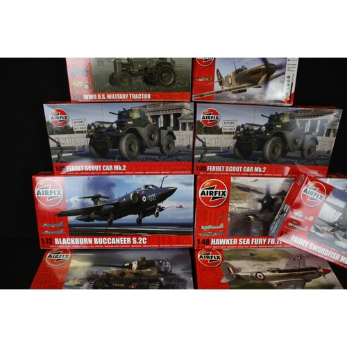 185 - 18 boxed and unbuilt Airfix plastic model kits to include 4 x 1/35 scale models featuring A1367, 2 x... 