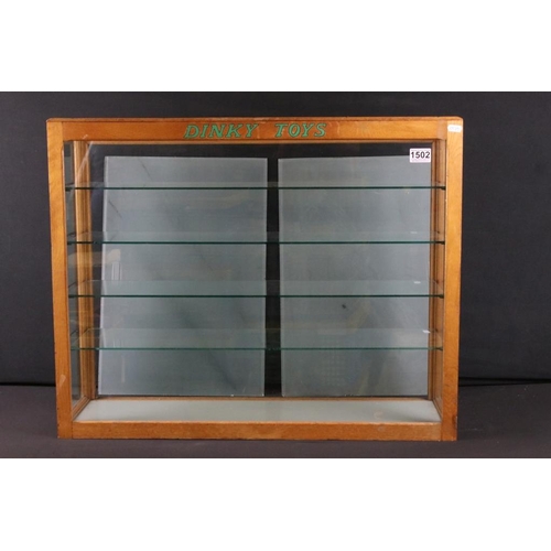 1502 - Dinky Toys point of sale shop counter display cabinet circa 1950's with 4 x internal glass shelves, ... 