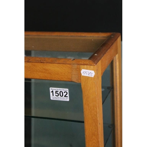 1502 - Dinky Toys point of sale shop counter display cabinet circa 1950's with 4 x internal glass shelves, ... 