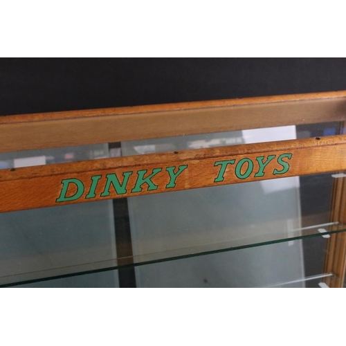 1502 - Dinky Toys point of sale shop counter display cabinet circa 1950's with 4 x internal glass shelves, ... 