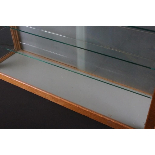 1502 - Dinky Toys point of sale shop counter display cabinet circa 1950's with 4 x internal glass shelves, ... 