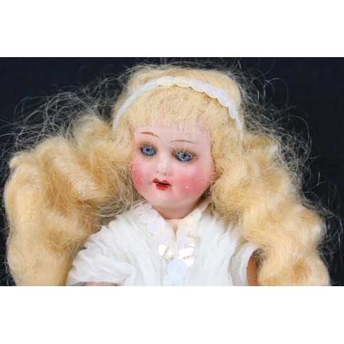 1583 - Small Armand Marseille German 'fairy' doll marked 390 to neck, sleeping blue eyes, teeth, gd overall... 