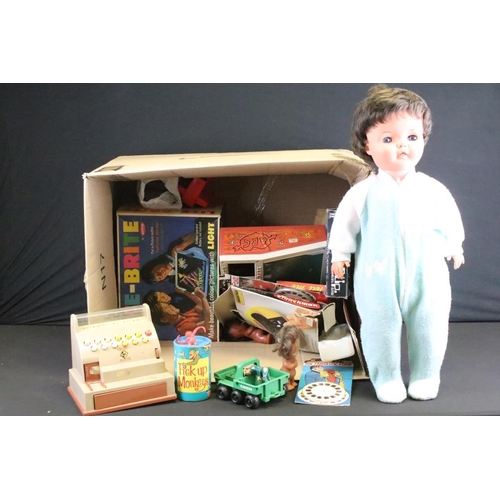 378A - Mixed toys & games to include retro gaming, featuring Grandstand Munchman (tatty box), Parker Blip T... 