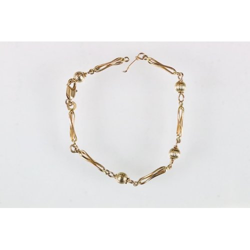 159 - 9ct yellow gold bracelet, broken (af)