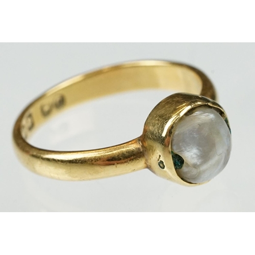 28 - Edwardian baroque pearl 18ct yellow gold ring, the grey pearl measuring approx 6 x 5mm, rubover and ... 