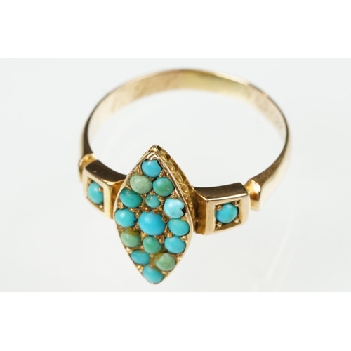 30 - Early 20th century turquoise yellow metal ring, the marquise head full set fifteen small round caboc... 