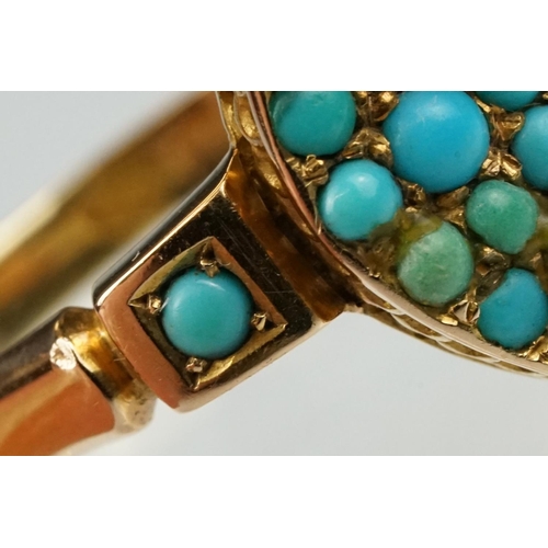 30 - Early 20th century turquoise yellow metal ring, the marquise head full set fifteen small round caboc... 