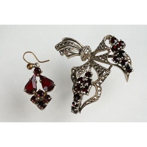 111 - Collection of costume jewellery to include garnet and marcasite silver brooch; a late 19th century a... 