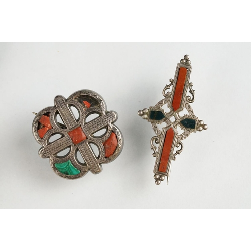 111 - Collection of costume jewellery to include garnet and marcasite silver brooch; a late 19th century a... 