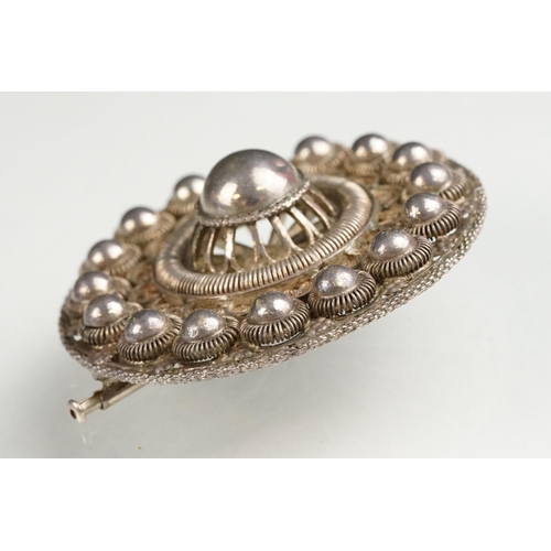 115 - Small collection of silver and white metal jewellery to include Edwardian silver brooch, Indian whit... 