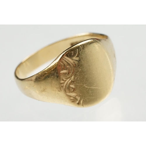 132 - 9ct yellow gold Gents signet ring, engraved foliate decoration to the head, tapered shoulders, ring ... 