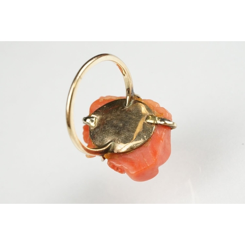 60 - 19th century coral 9ct yellow gold ring, the carved coral depicting a female head with grapes and vi... 