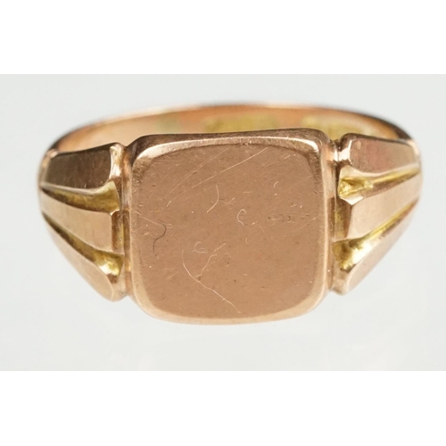 67 - Early 20th century 9ct rose gold signet ring, plain polished square head, tapered shoulders, hallmar... 