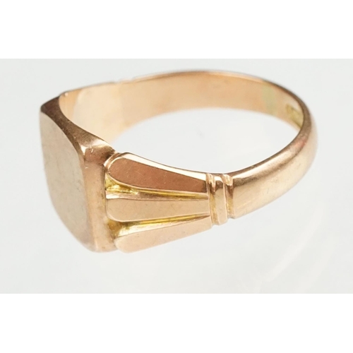 67 - Early 20th century 9ct rose gold signet ring, plain polished square head, tapered shoulders, hallmar... 