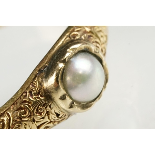 72 - Mid 19th century pearl unmarked yellow gold ring, grey seed pearl, diameter approx 3.5mm, rubover se... 