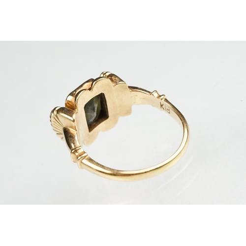 86 - Green tourmaline 18ct yellow gold ring, the rectangular mixed cut tourmaline measuring approx 8 x 6.... 