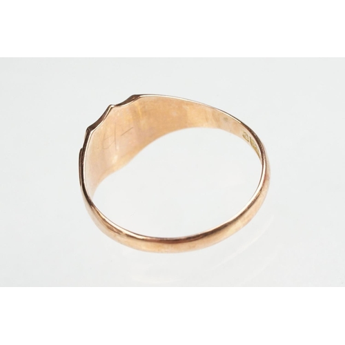 88 - 9ct rose gold signet ring, vacant shield shaped cartouche, tapered shoulders, ring size N, hallmarke... 