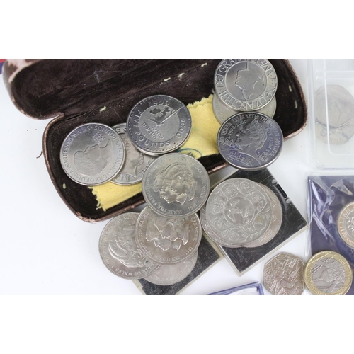 214 - A collection of mainly United Kingdom collectable coins to include 50p and £2 examples together with... 