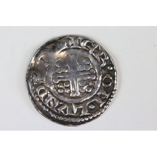 215 - A British King Henry II short cross penny hammered silver coin (c.1180-1189).