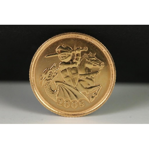 104 - A British Queen Elizabeth II 2005 gold half sovereign coin.