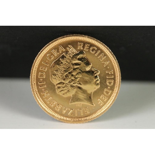 104 - A British Queen Elizabeth II 2005 gold half sovereign coin.