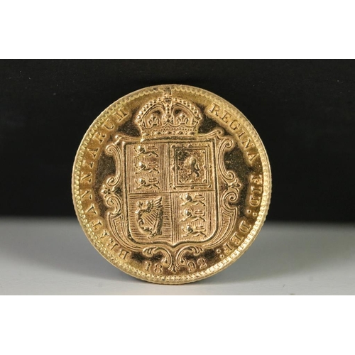 108 - A British Queen Victoria 1892 gold half sovereign coin.