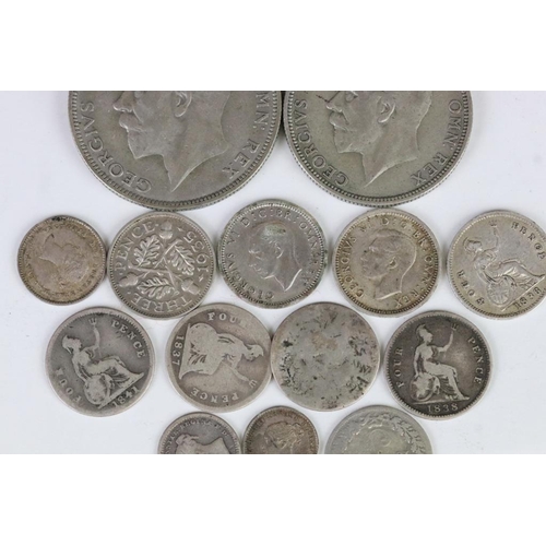 45 - A Small Collection Of British Pre Decimal Silver Coins Including Maundy Money To Include Queen Victo... 