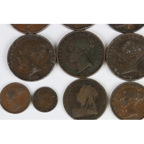 57 - A Small Collection Of British Queen Victoria Coins To Include Pennies, Half Pennies, Farthings And H... 