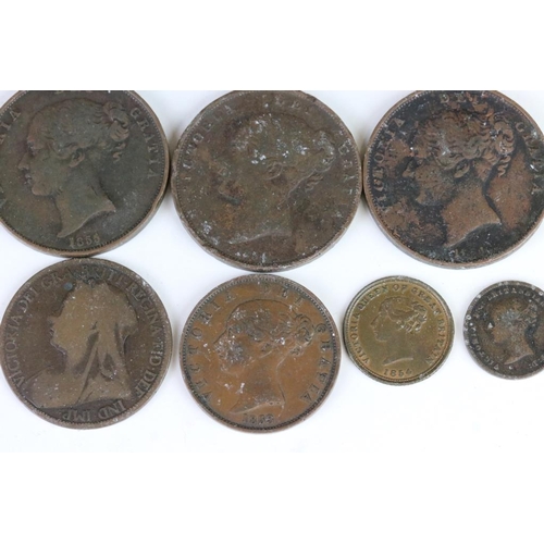 57 - A Small Collection Of British Queen Victoria Coins To Include Pennies, Half Pennies, Farthings And H... 