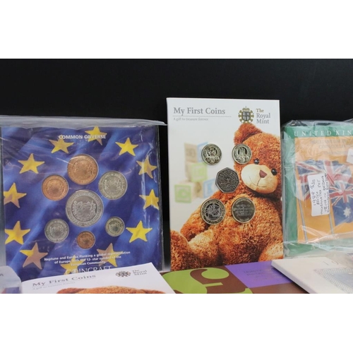 94 - A collection of Royal Mint uncirculated coin sets to include the 1997 Wedding coin collection, 1998 ... 