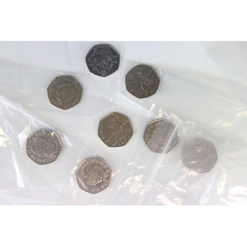 98 - A large collection of British circulated 50p coins to include Olympics, Paddington and many other ex... 