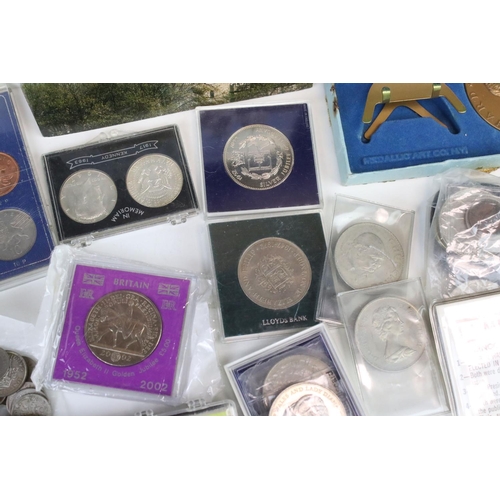 11 - A Small Collection Of Mixed Coins To Include British And American Uncirculated Coin Sets And A Selec... 