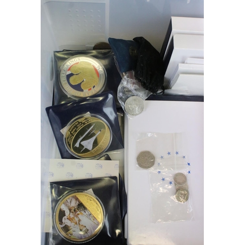 170 - A large collection of uncirculated proof like encapsulated collectors coins to include gold and silv... 