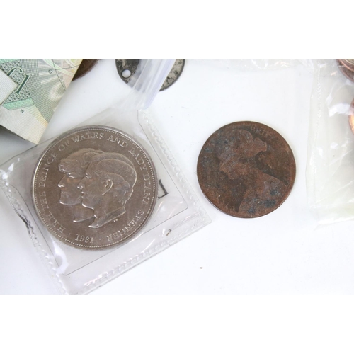 182 - A collection of British pre decimal and world coins to include some silver examples together with a ... 