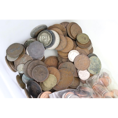 182 - A collection of British pre decimal and world coins to include some silver examples together with a ... 