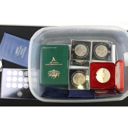 27 - A Collection Of Mainly British Collectable Circulated And uncirculated Coins To Include 50p And £2 e... 