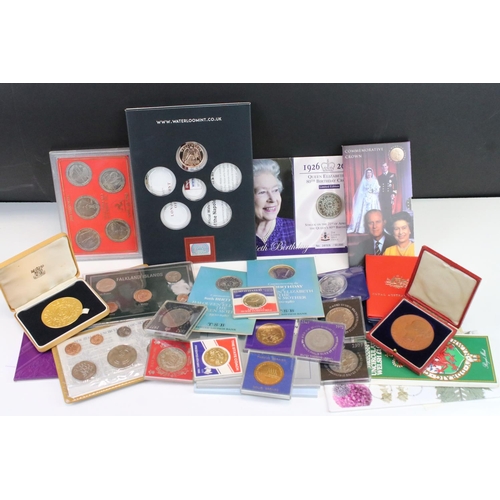 76 - A Collection Of Mainly British Uncirculated Coin Sets To Include £2, £1, £5 and Commemorative Exampl... 